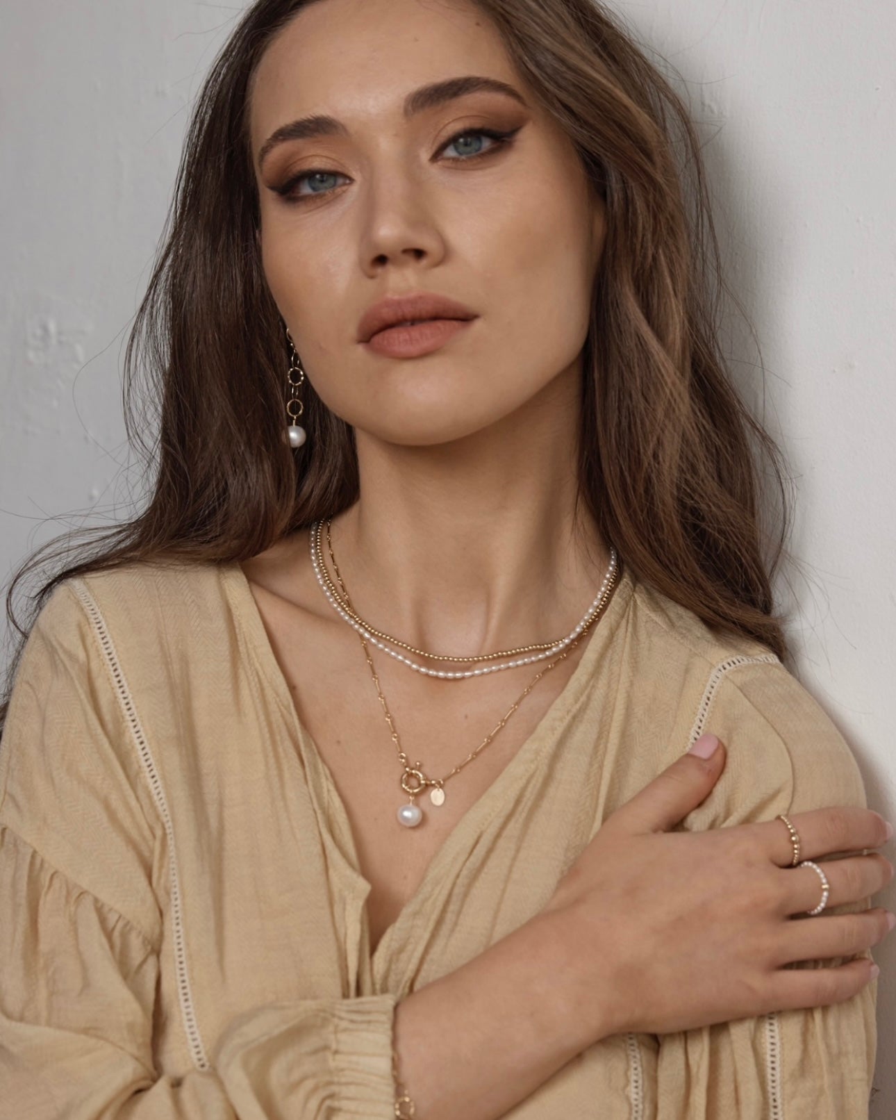 gold necklace with pearl pendant
